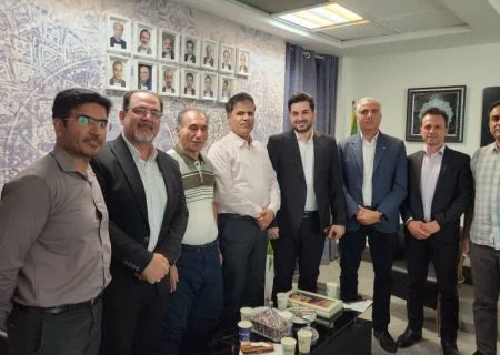 نشست هیأت مدیره کانون سراسری سازندگان مسکن و ساختمان کشور با حضور دکتر لهون اسدی، سرپرست دفتر توسعه مقررات ملی ساختمان در وزارت راه و شهرسازی برگزار شد.