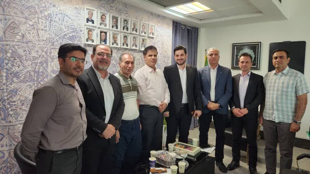 نشست هیأت مدیره کانون سراسری سازندگان مسکن و ساختمان کشور با حضور دکتر لهون اسدی، سرپرست دفتر توسعه مقررات ملی ساختمان در وزارت راه و شهرسازی برگزار شد.